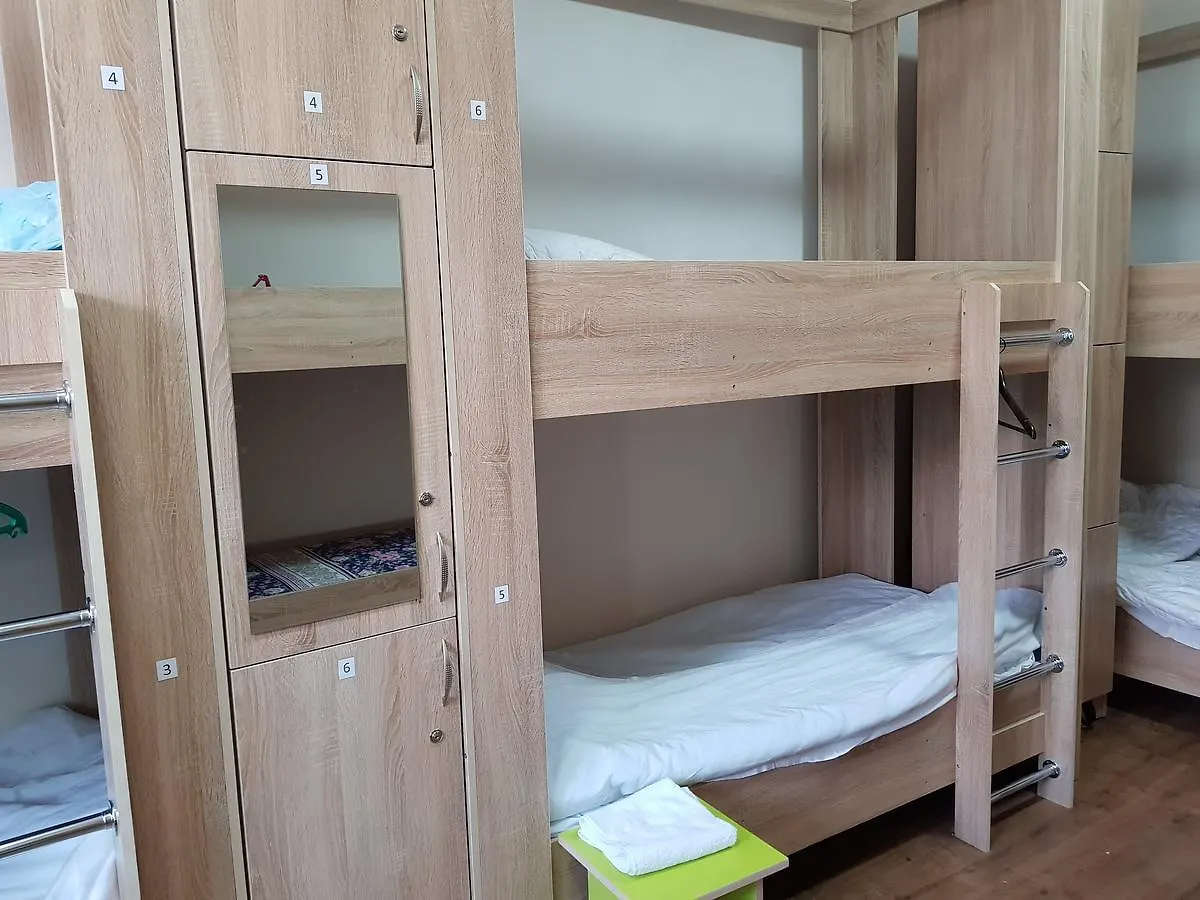 Hostel Nomad 4X4 아스타나