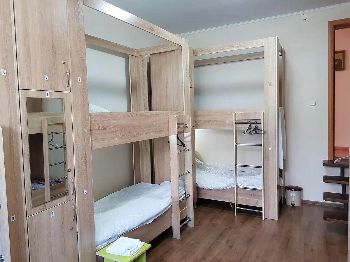 Hostel Nomad 4X4 아스타나 0*,